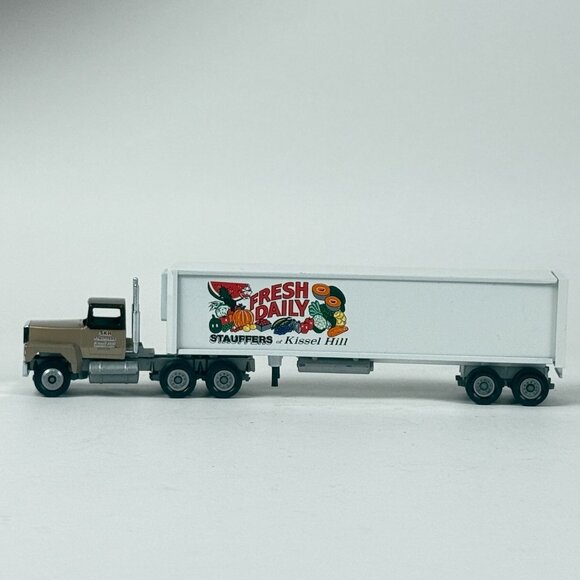 Winross 1:64 Scale Stauffers Of Kissel Hill Fresh Daily Delivery Truck - Picture 1 of 10